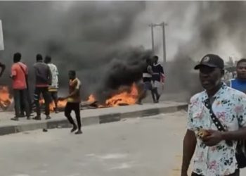 BREAKING: Tension in Lagos as Police Shooting Sparks Onosa Protest, One Killed and Two Injured [PHOTOS]