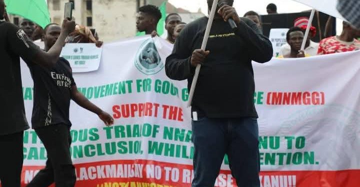 VIDEO: Pro-Government Group Stages Protest in Abuja, Opposes Release of Nnamdi Kanu