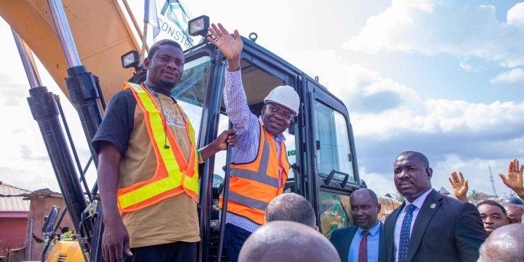 Gov. Alex Otti Flags Off Reconstruction of Umuahia–Ikot Ekpene Road, Vows Completion in 18 Months