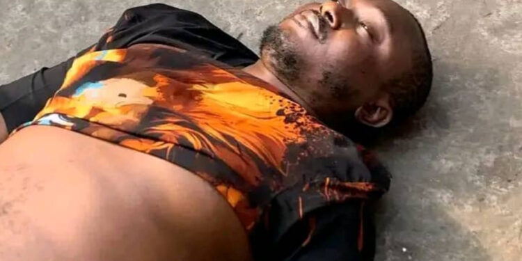 SAD: Man Dies After Sudden Collapse at Isigate, Umuahia