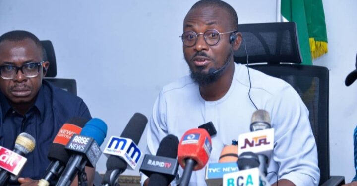 ALGON Abia Chapter Storms Government House, Passes Vote of Confidence on Governor Alex Otti