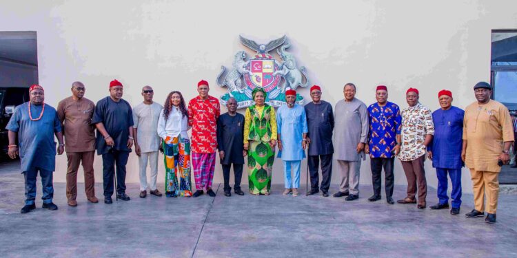 PHOTOS: Rep. Obi Aguocha Leads Ohuhu Stakeholders to Endorse Otti’s 2027 Ambition, Demand Urgent Road and Water Projects